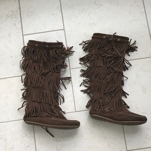 Minnetonka Mocassin Fringe Boots